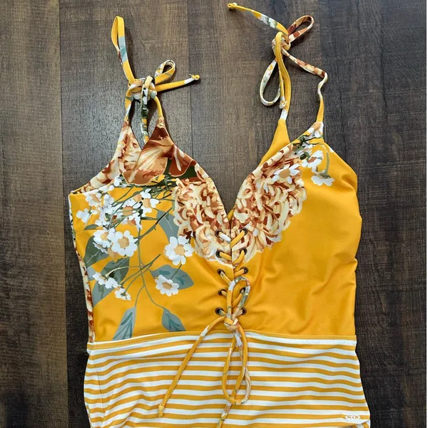 Albion Fit The Rachel Yellow Floral One-Piece Size Medium - Image 3