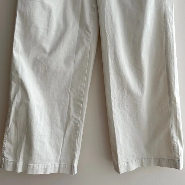 GAP Women’s Stretch Waist Off Duty Khaki Pants, Size Medium, NWT - Image 3