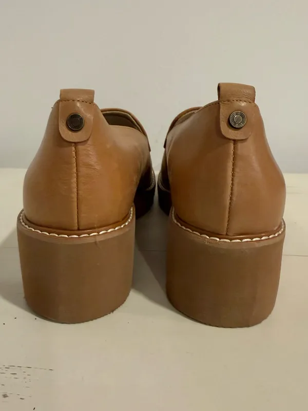 Naturalizer Darry Lug Sole Platform Loafers Tan Cognac Leather Size 7 - Image 4