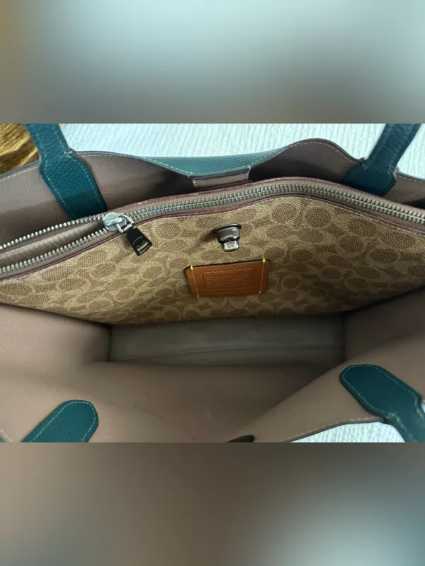 Coach Willow Tote Polished Pebble Leather Turnlock Zip Compartment Feet Green - Image 10