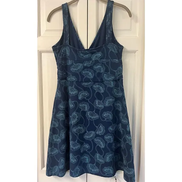 Patagonia dress blue print sz Medium - Image 2