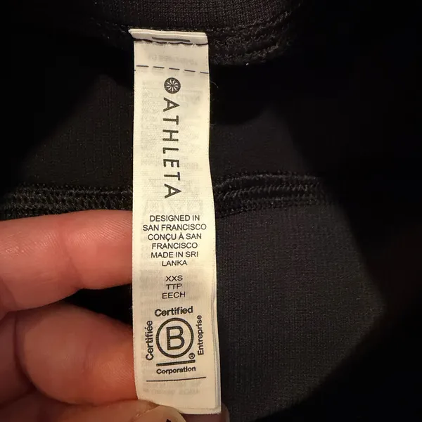 Athleta Aurora Seamless 7” Shorts Black - Image 4