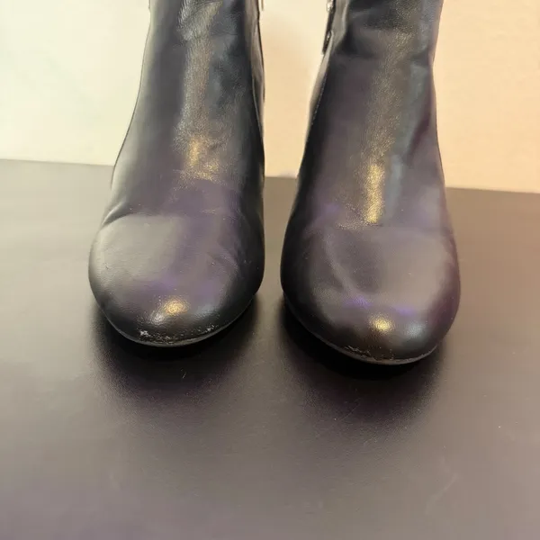 Bandolino Black Leather Ankle Boots Bit Detail Side Zip Heel Womens 8M‎ - Image 4