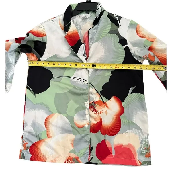 Natori Exotic Poppy Mandarin Notch Pajama Top Size Medium - Image 4