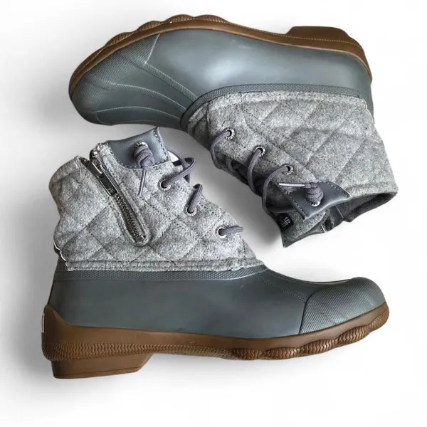 Sperry Women's Size 7.5 Gray Rain Short Boots Booties Gray Quilted Short. - Image 7