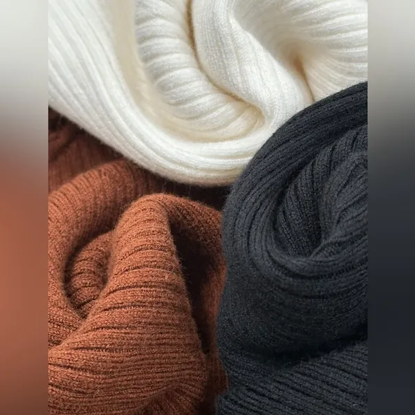 Sézane Maha Jumper Chestnut in black M - Image 6
