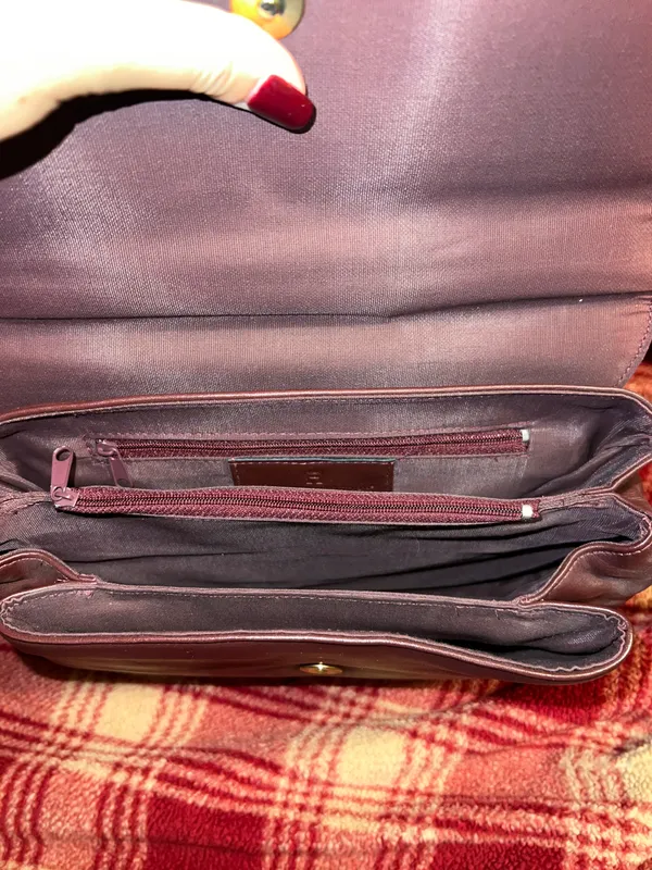 Etienne Aigner Burgandy Leather handbag - Image 6