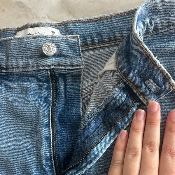 Abercrombie & Fitch High Rise “The Mom Short” - Image 9