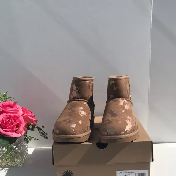 UGG Classic Mini Floral Foil - Image 7