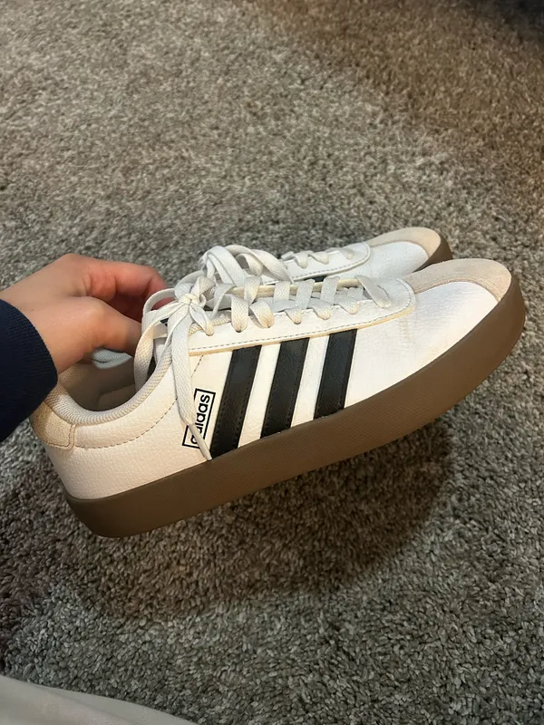 Women’s VL Court Adidas 3.0 Sneakers - Image 4