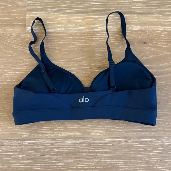 Alo Yoga Airlift Fine Line Sports Bra Size XS in Navy Blue - Image 3