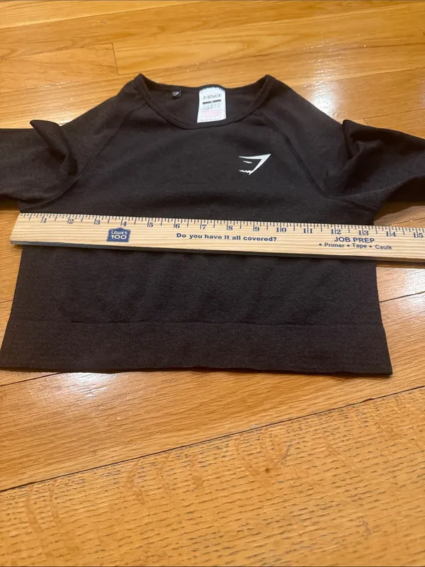 Gymshark black long sleeve crop top size small . - Image 3