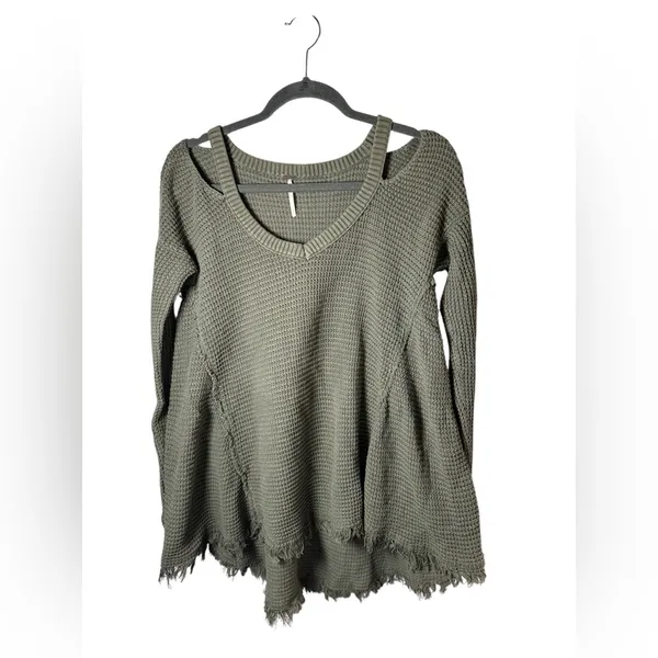 Free People Distressed Waffle Knit‎ Cold Shoulder Sweater Small Olive Green - Image 2