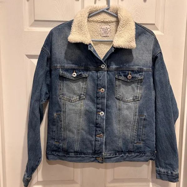 Love Tree Denim Womens Large Sherpa Lined Denim Trucker Jacket Medium Blue Wash - Image 2