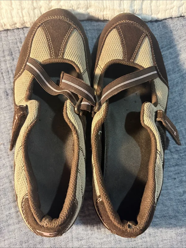 Y2K Vintage Champion Mary Jane’s in pink brown and beige. - Image 8