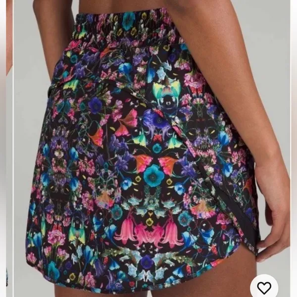 Lululemon Hotty Hot High-Rise Skirt Flowerscope Black Multi Size 4 - Image 2