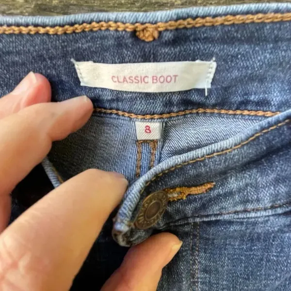 Levi’s size 8(29) L 30 classic boot cut. - Image 3