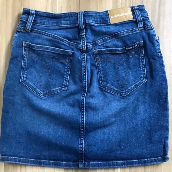 Calvin Klein Jeans Skirt. Mini. Size 26. - Image 2