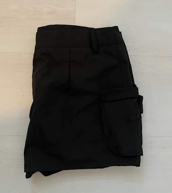 Mini Y2K Cargo Skirt Black Size M - Image 4