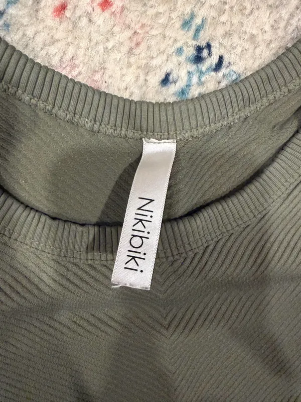 NIKIBIKI Seamless Top Cropped - Image 2