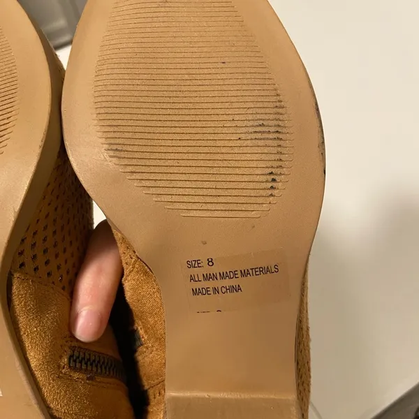 NWT |‎ Qupid women’s tan mesh boots — size 8 - Image 6
