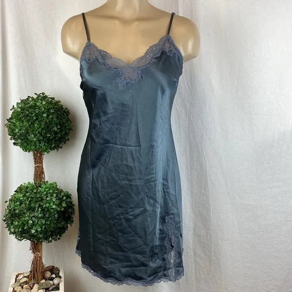 Victoria’s Secret Gray Satin & Lace Bodice Trim Short Sleep Dress M - Image 2