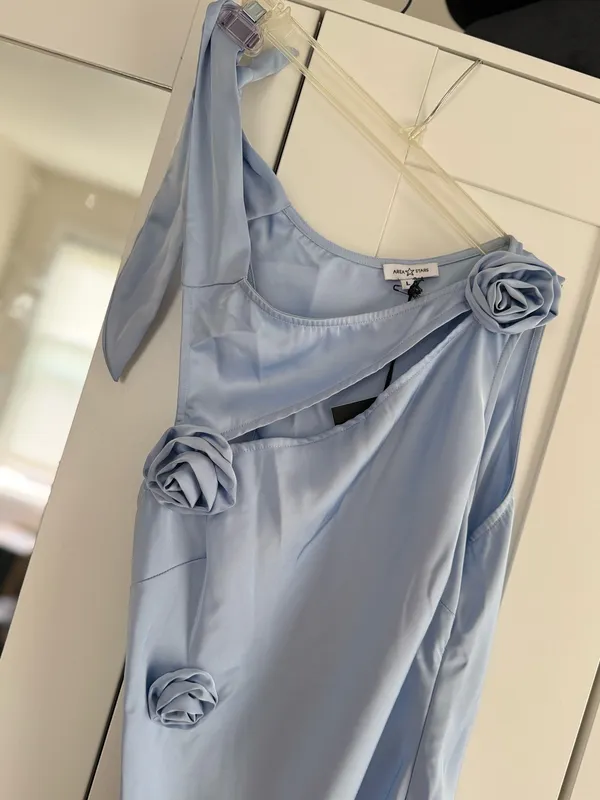 Sateen baby blue dress - Image 2