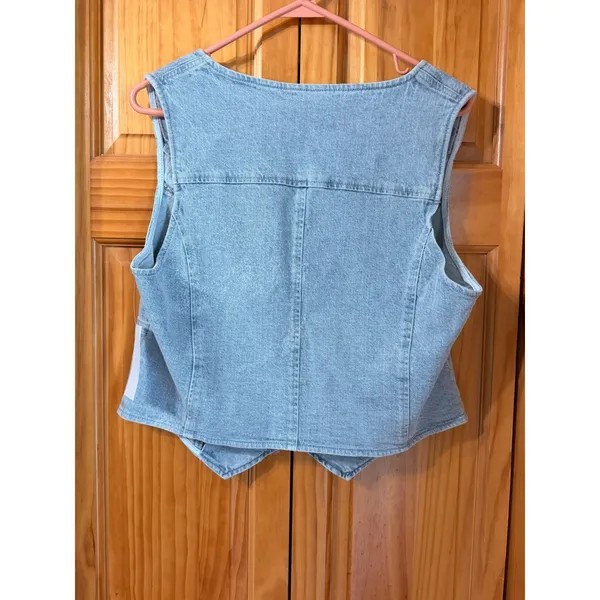 NWT‎ Avec Les Filles Cropped Denim Vest Top Light Wash Blue Button Front XL - Image 2