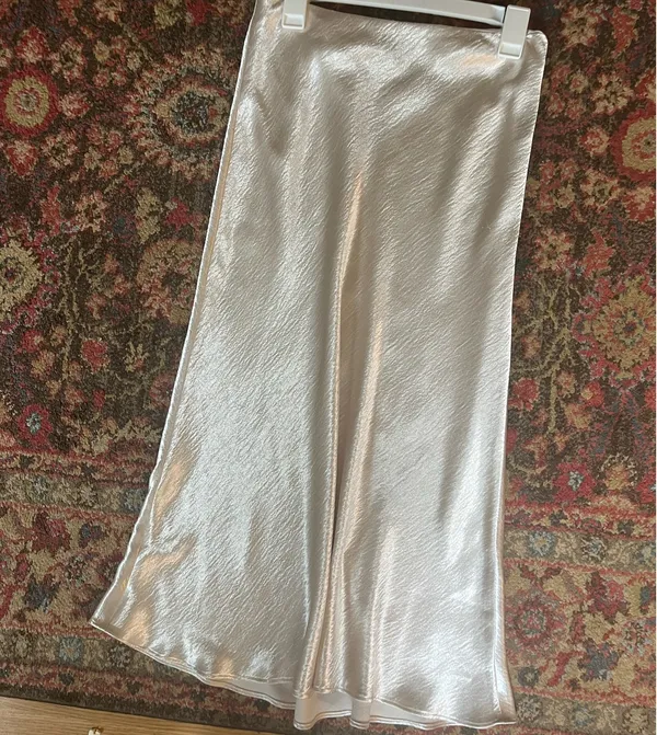 Banana republic satin skirt - Image 2