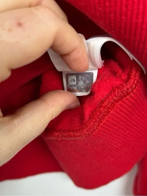 The North Face Women’s M Red Black Fleece Logo Hoodie Pullover NF0A3X75 - Image 5