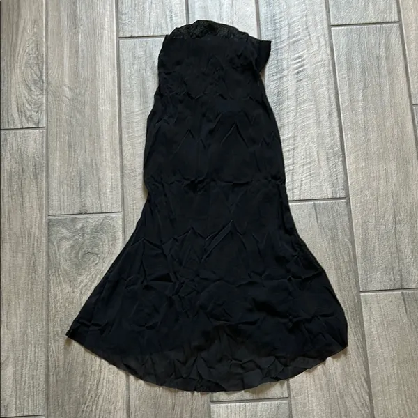 Elegant Black Midi Skirt - Image 4