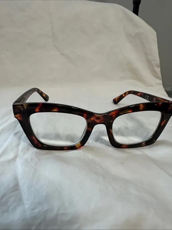 Ladies Tortoiseshell Square Frame Glasses - Brown +3.00 and bluelight blocker - Image 5