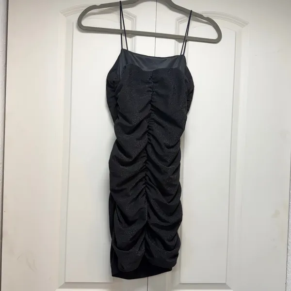 🖤 ✨ Sparkly Black Ruched Mini Bodycon Dress | Size S ✨🖤🎀 - Image 10
