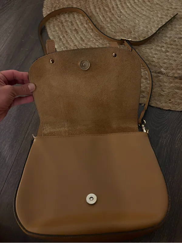 Vera Pelle Golden Yellow Leather Crossbody Purse “Alice” - Image 7