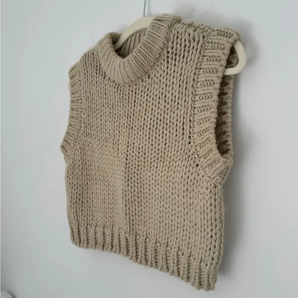 Na-KD Chunky Knit Sweater Vest - Image 4
