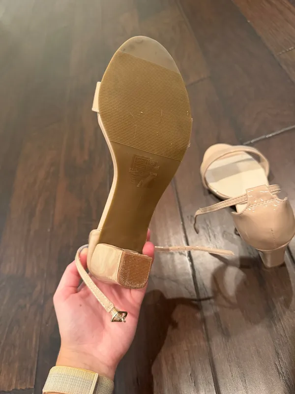 Benjamin Walk Heels Tan Size 7 - Image 4