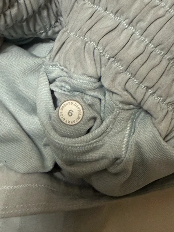 Lululemon Shorts Hotty Hot  - Image 5