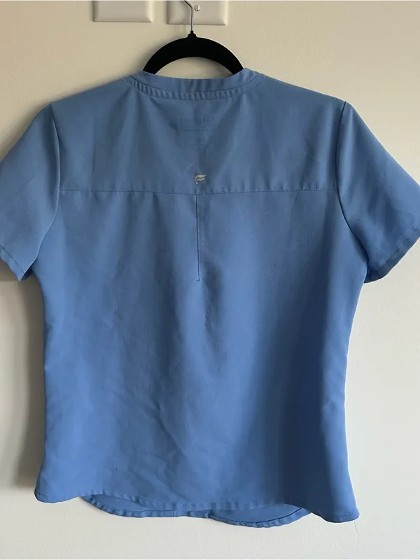 Fabletics Method 2-Pocket Scrub Top - Image 8