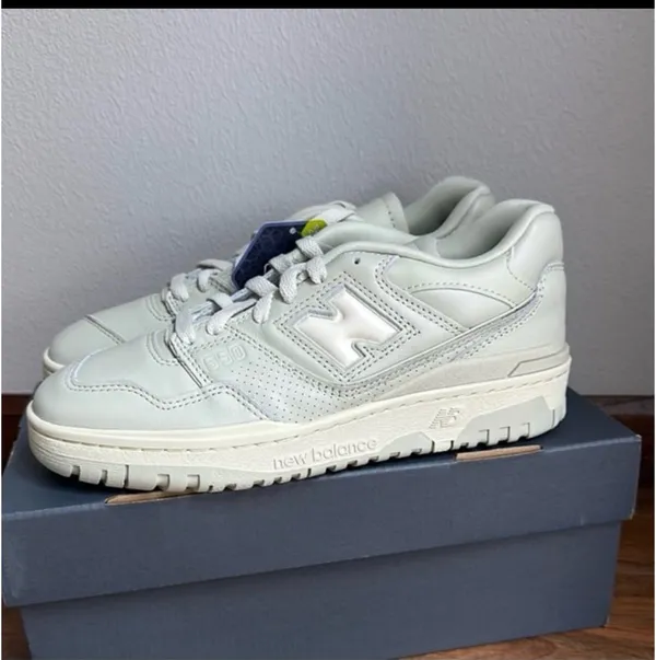 NIB NWT New Balance 550 Monochromatic Green Shoes Men's 6.5 Women's 8 unisex - Image 4