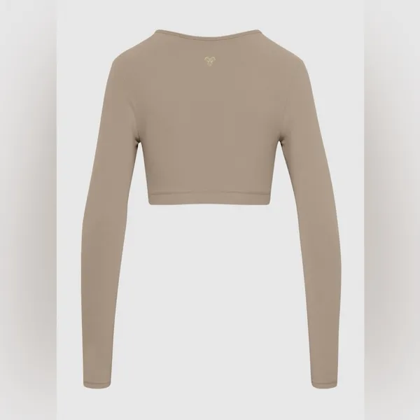 Aritzia BUTTER Mobility Longsleeve Crop Top - workout top in nomad Taupe size M - Image 13