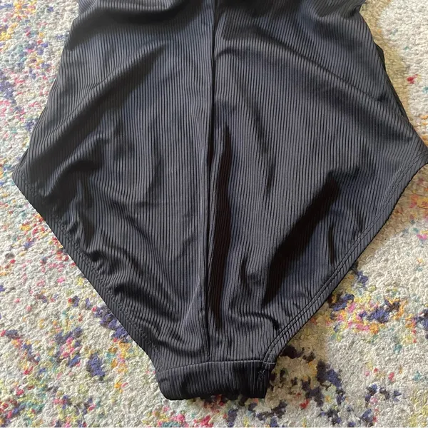 Hurley UPF 50+ One Piece Bathingsuit NWT - Image 8