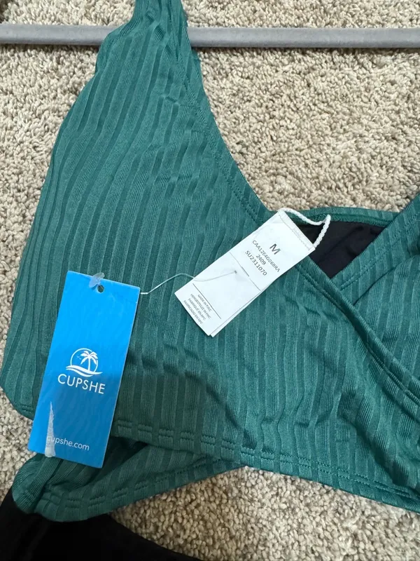 Cupshe Ribbed Cutout One Piece Swimsuit NWT Size M - Image 5