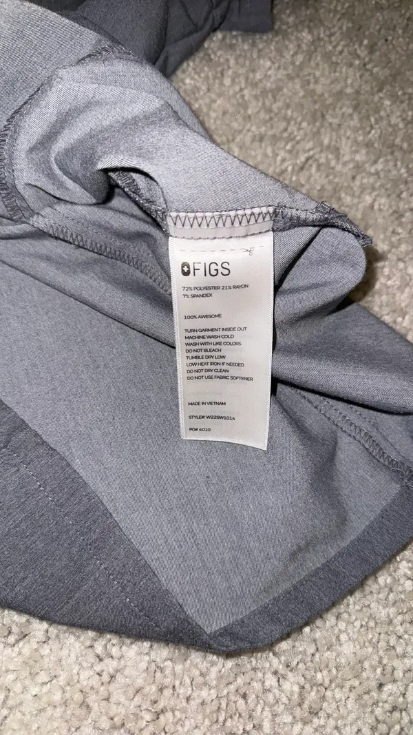 FIGS Scrub Set - Image 5