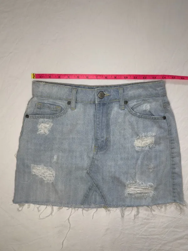 Aeropostale Distressed Light Wash Denim Mini Skirt Raw Hem Size 2 - Image 5