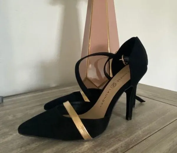 Chinese Laundry Black Heels 👠 - Image 3