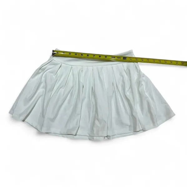 Source Unknown White Two-Piece Vest and Pleated Skirt Set - Image 3