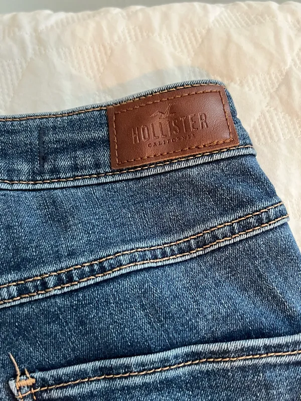 Hollister High-Waisted Ripped Skinny Jeans - Image 3