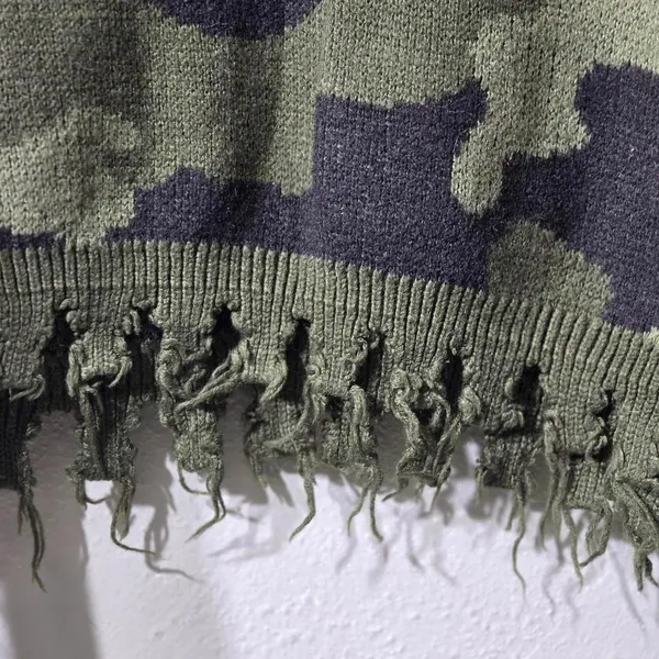 Full Circle Trends Camo Distressed Knit Sweater L‎ Fits S/M Y2K Fringe Crop - Image 3