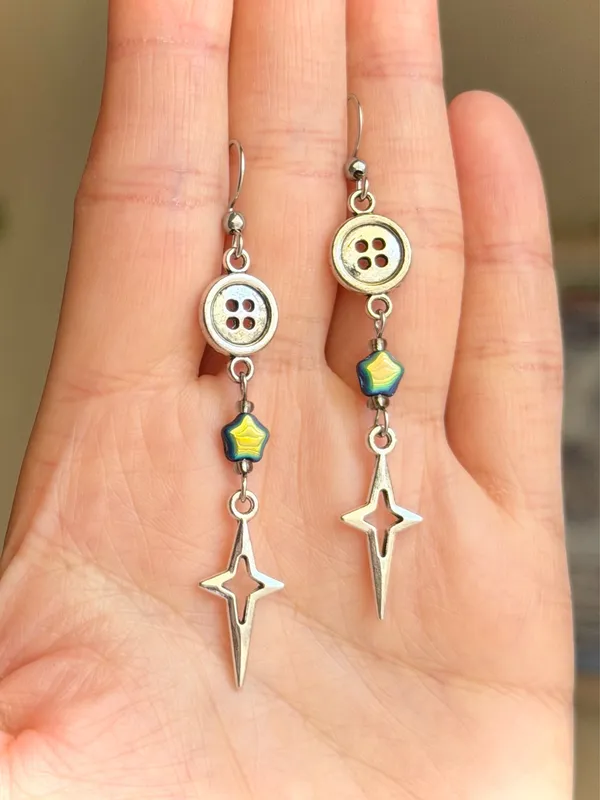 Handmade y2k funky fairy dangle earrings🌟🩵 - Image 4