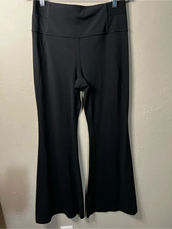 Athleta Aura Black High Rise Flare Athletic Leggings - Image 2